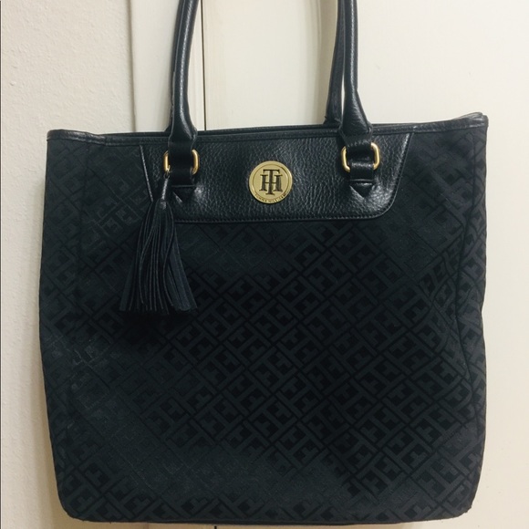 Tommy Hilfiger Handbags - Tommy Hilfiger bag